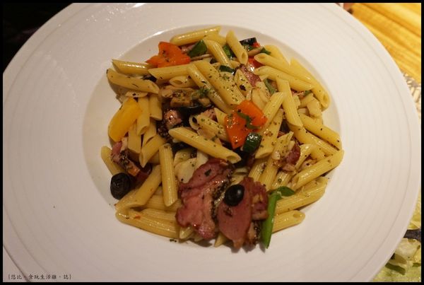 尼尼義大利餐廳-香蒜辣椒鴨肉斜管麵.JPG