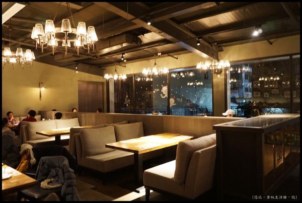 尼尼義大利餐廳-2F沙發區-3.JPG