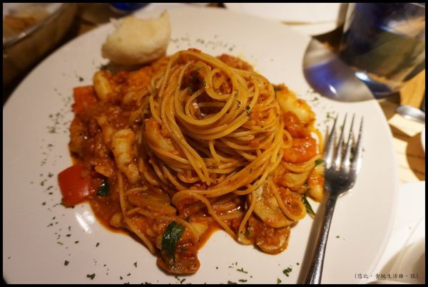 尼尼義大利餐廳-辣味蟹肉蕃茄義大利麵.JPG