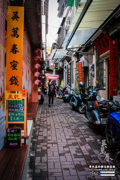 吳萬春古早味蜜餞(武廟店)|台南市/中西區(台南府城武廟巡禮；算命街必買的古早味伴手禮，華僑朝思暮想的家鄉味，現買宅配皆可)