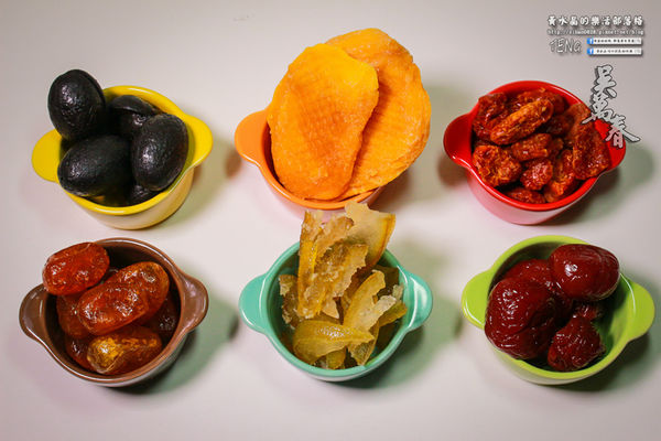 吳萬春古早味蜜餞(武廟店)|台南市/中西區(台南府城武廟巡禮；算命街必買的古早味伴手禮，華僑朝思暮想的家鄉味，現買宅配皆可)