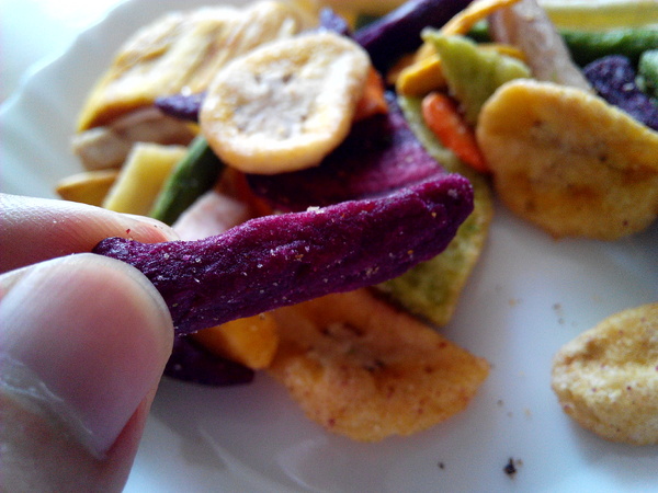 吳萬春蜜餞(武廟店)： 【臺南Ω中西區】吳萬春蜜餞。巷弄中的古早味「鹹酸甜」，蜜餞、果乾、脆片應有盡有