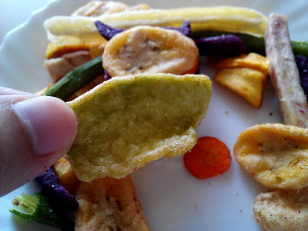 吳萬春蜜餞(武廟店)： 【臺南Ω中西區】吳萬春蜜餞。巷弄中的古早味「鹹酸甜」，蜜餞、果乾、脆片應有盡有