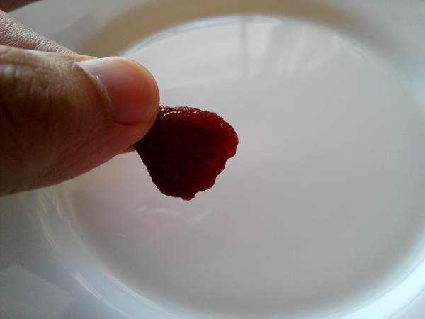 吳萬春蜜餞(武廟店)： 【臺南Ω中西區】吳萬春蜜餞。巷弄中的古早味「鹹酸甜」，蜜餞、果乾、脆片應有盡有