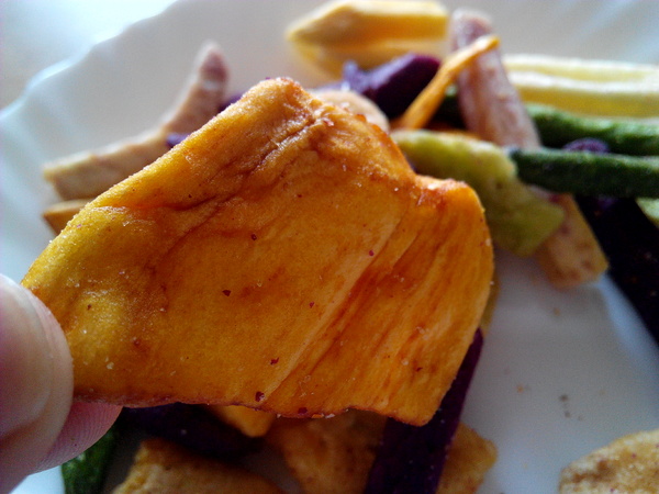 吳萬春蜜餞(武廟店)： 【臺南Ω中西區】吳萬春蜜餞。巷弄中的古早味「鹹酸甜」，蜜餞、果乾、脆片應有盡有