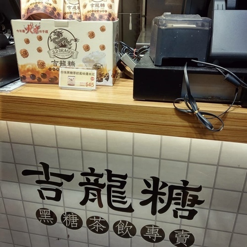 夜市 特輯#2︱寧夏夜市 排隊必吃美食-賴雞蛋蚵仔煎、榮登米其林必比登劉芋仔︱口袋私藏 方家雞肉飯 ︱ 打彈珠 保有童真的時代