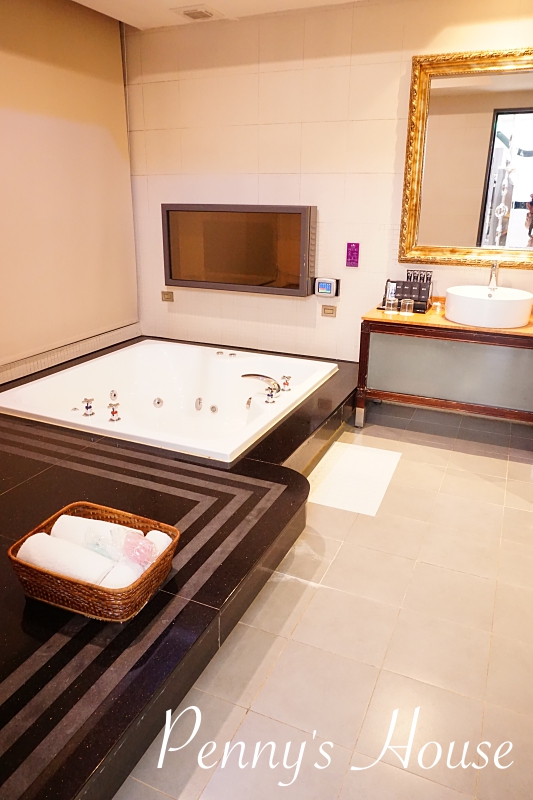 『林口住宿』UINN Relax Hotel 悠逸休閒旅館 - 三訪 ，林口outlet住宿推薦（內有KTV/Xbox/大浴缸/蒸氣室/附自助早餐/房間有泡麵）