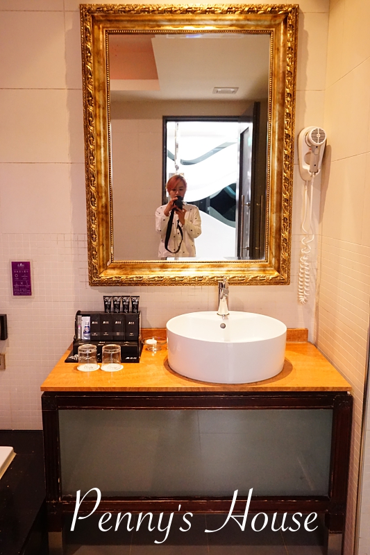 『林口住宿』UINN Relax Hotel 悠逸休閒旅館 - 三訪 ，林口outlet住宿推薦（內有KTV/Xbox/大浴缸/蒸氣室/附自助早餐/房間有泡麵）