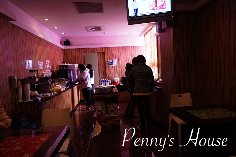 『林口住宿』UINN Relax Hotel 悠逸休閒旅館 - 三訪 ，林口outlet住宿推薦（內有KTV/Xbox/大浴缸/蒸氣室/附自助早餐/房間有泡麵）