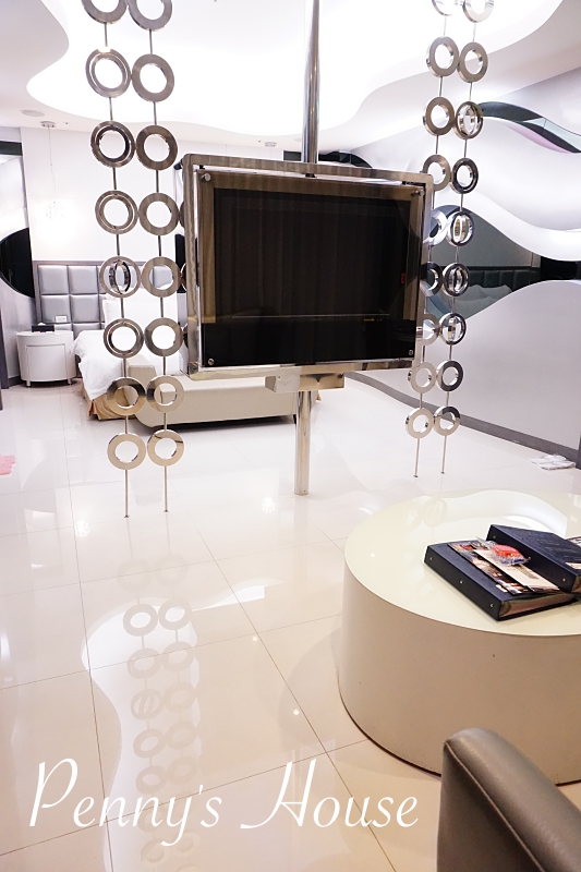 『林口住宿』UINN Relax Hotel 悠逸休閒旅館 - 三訪 ，林口outlet住宿推薦（內有KTV/Xbox/大浴缸/蒸氣室/附自助早餐/房間有泡麵）