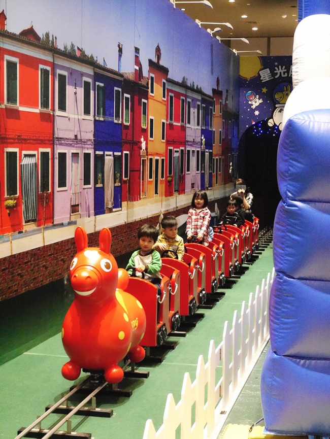 【親子展覽】新光三越A11-RODY奇幻之旅（2/5～3/27）。賽車駕駛、遊戲氣墊…寒假太難收心