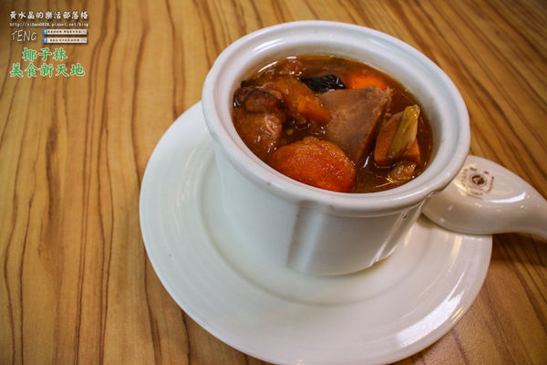 椰子林美食新天地(港點/熱炒/美食街)|桃園市/蘆竹區  (一個什麼美食都有，什麼美食都賣的美食天堂)