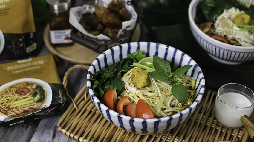 台中素食| 熱浪島叻沙湯麵(純素)讓人欲罷不能的濃郁湯頭與Q彈麵體在家也能享用