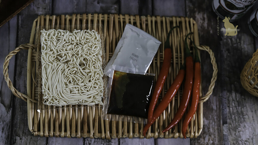 台中素食| 熱浪島叻沙湯麵(純素)讓人欲罷不能的濃郁湯頭與Q彈麵體在家也能享用