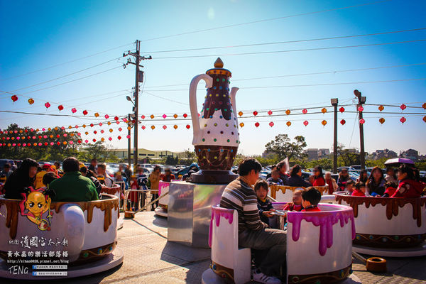 護國宮太子廟(太子遊樂園)|桃園市/桃園區(北台灣最大太子廟/旋轉木馬/咖啡杯/海盜船/大型充氣氣墊設備/投籃機，乎哩玩免費。)