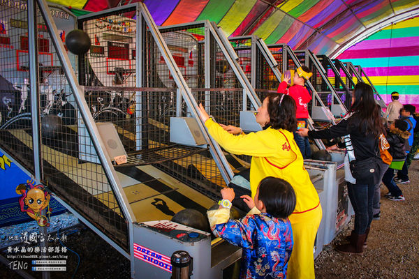 護國宮太子廟(太子遊樂園)|桃園市/桃園區(北台灣最大太子廟/旋轉木馬/咖啡杯/海盜船/大型充氣氣墊設備/投籃機，乎哩玩免費。)