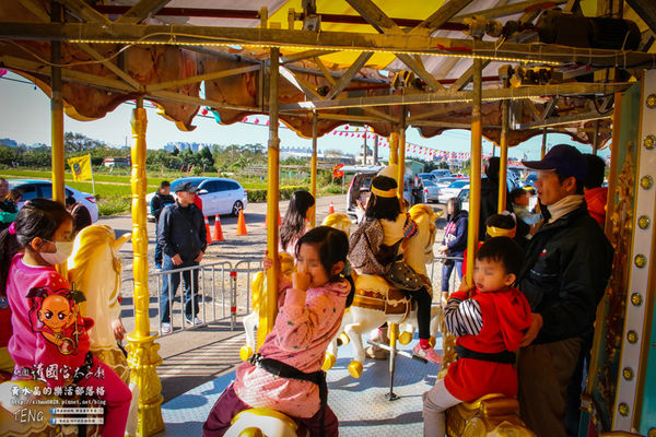 護國宮太子廟(太子遊樂園)|桃園市/桃園區(北台灣最大太子廟/旋轉木馬/咖啡杯/海盜船/大型充氣氣墊設備/投籃機，乎哩玩免費。)