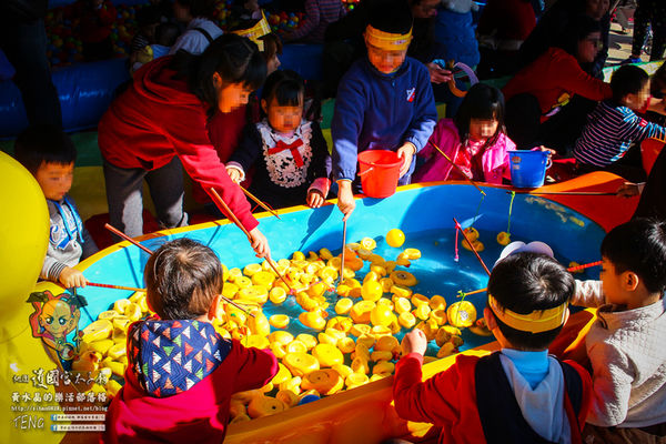 護國宮太子廟(太子遊樂園)|桃園市/桃園區(北台灣最大太子廟/旋轉木馬/咖啡杯/海盜船/大型充氣氣墊設備/投籃機，乎哩玩免費。)
