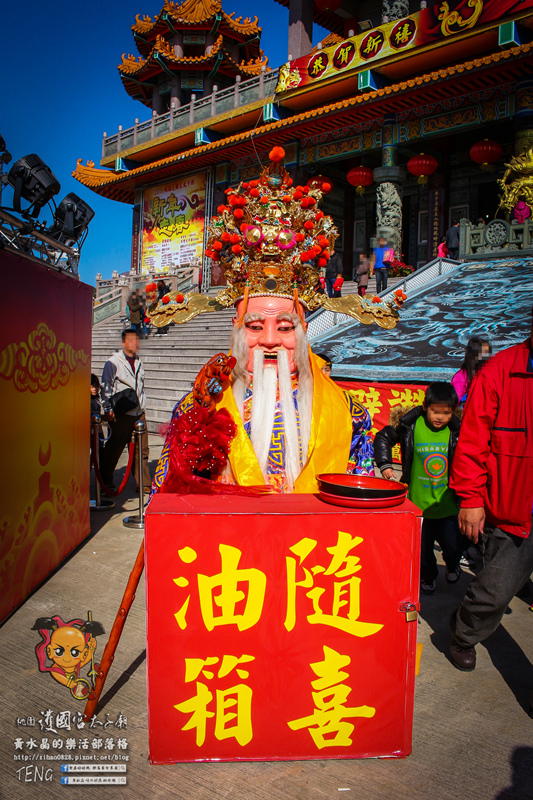 護國宮太子廟(太子遊樂園)|桃園市/桃園區(北台灣最大太子廟/旋轉木馬/咖啡杯/海盜船/大型充氣氣墊設備/投籃機，乎哩玩免費。)