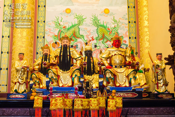 護國宮太子遊樂園|桃園新春必遊廟宇;大年初一免費玩到大年初五;全台之最~八尺六寸泥塑三太子神像。