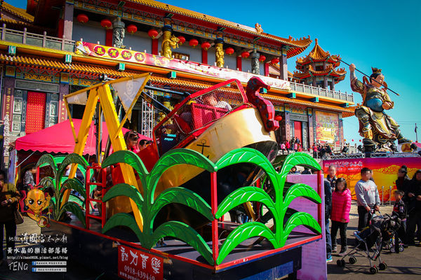 護國宮太子廟(太子遊樂園)|桃園市/桃園區(北台灣最大太子廟/旋轉木馬/咖啡杯/海盜船/大型充氣氣墊設備/投籃機，乎哩玩免費。)