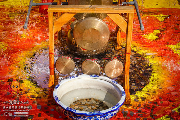 護國宮太子廟(太子遊樂園)|桃園市/桃園區(北台灣最大太子廟/旋轉木馬/咖啡杯/海盜船/大型充氣氣墊設備/投籃機，乎哩玩免費。)