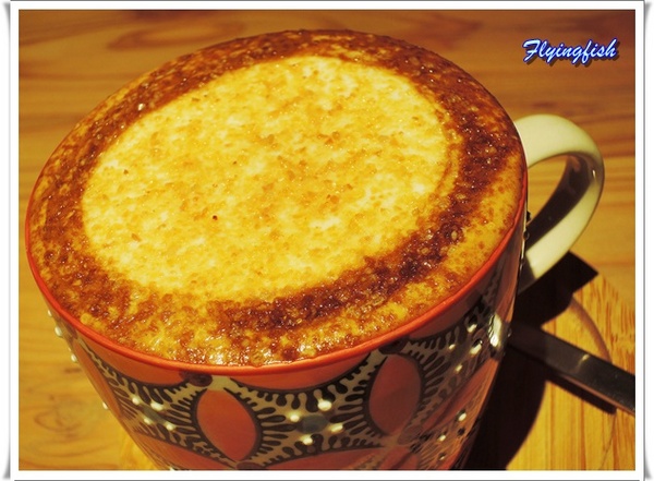 SALT PEANUTS 鹹花生黑膠咖啡館 (三創店)： ✜ 一再回訪Light Jazz陪伴滴勇慵懶下午茶 -「鹹花生黑膠咖啡館Salt Peanuts Vinyl Cafe (三創店)」↖(^ω^)↗