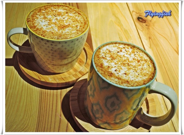 SALT PEANUTS 鹹花生黑膠咖啡館 (三創店)： ✜ 一再回訪Light Jazz陪伴滴勇慵懶下午茶 -「鹹花生黑膠咖啡館Salt Peanuts Vinyl Cafe (三創店)」↖(^ω^)↗