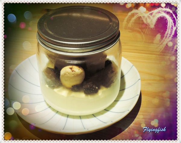 SALT PEANUTS 鹹花生黑膠咖啡館 (三創店)： ✜ 一再回訪Light Jazz陪伴滴勇慵懶下午茶 -「鹹花生黑膠咖啡館Salt Peanuts Vinyl Cafe (三創店)」↖(^ω^)↗