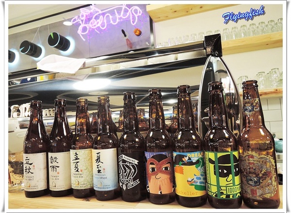 SALT PEANUTS 鹹花生黑膠咖啡館 (三創店)： ✜ 一再回訪Light Jazz陪伴滴勇慵懶下午茶 -「鹹花生黑膠咖啡館Salt Peanuts Vinyl Cafe (三創店)」↖(^ω^)↗