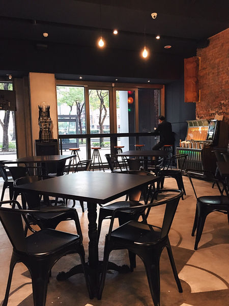 ★食記★ 周董夫人昆凌Hannah開設的 Machi Doggie Fashion & Coffee / 西門町 / 西門捷運站1號出口