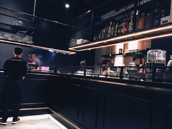 ★食記★ 周董夫人昆凌Hannah開設的 Machi Doggie Fashion & Coffee / 西門町 / 西門捷運站1號出口