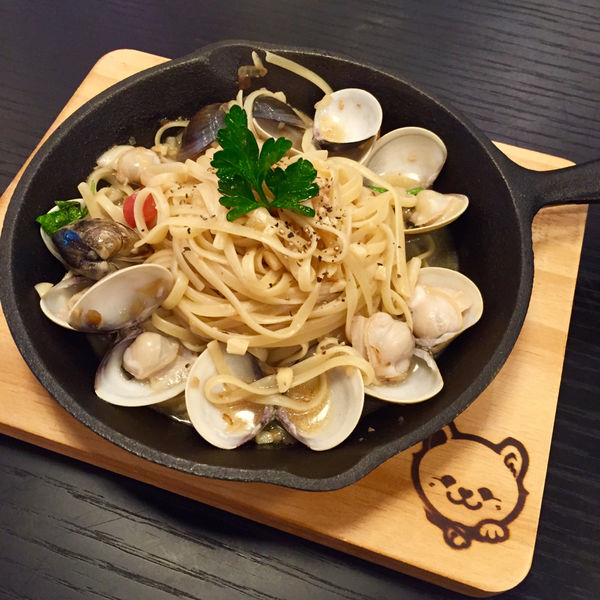 ★食記★ 周董夫人昆凌Hannah開設的 Machi Doggie Fashion & Coffee / 西門町 / 西門捷運站1號出口