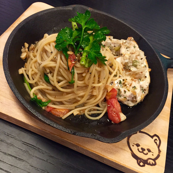 ★食記★ 周董夫人昆凌Hannah開設的 Machi Doggie Fashion & Coffee / 西門町 / 西門捷運站1號出口