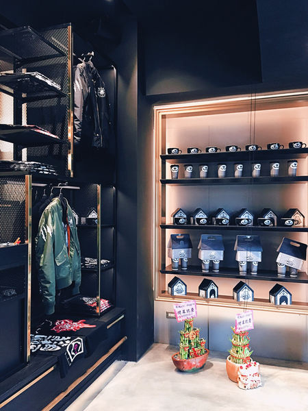 ★食記★ 周董夫人昆凌Hannah開設的 Machi Doggie Fashion & Coffee / 西門町 / 西門捷運站1號出口