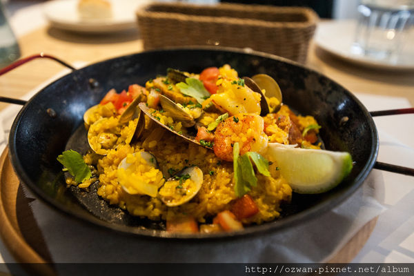 [吃喝]義大利小餐館 希拉2店～關於餐桌 About Tables。