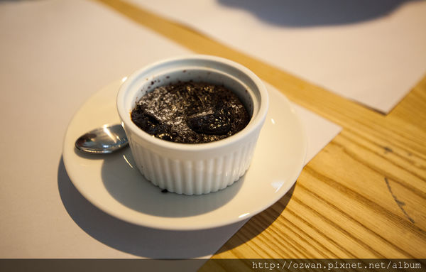 [吃喝]義大利小餐館 希拉2店～關於餐桌 About Tables。