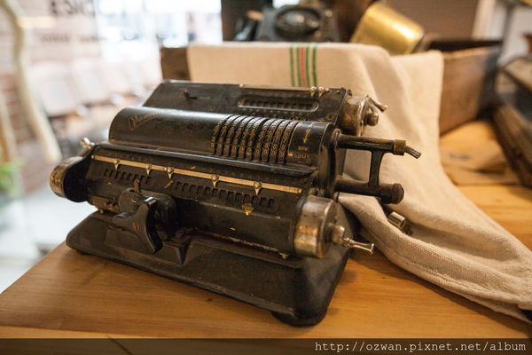 [吃喝]義大利小餐館 希拉2店～關於餐桌 About Tables。