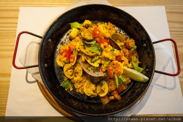 [吃喝]義大利小餐館 希拉2店～關於餐桌 About Tables。