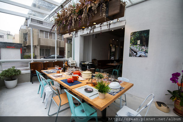 [吃喝]義大利小餐館 希拉2店～關於餐桌 About Tables。