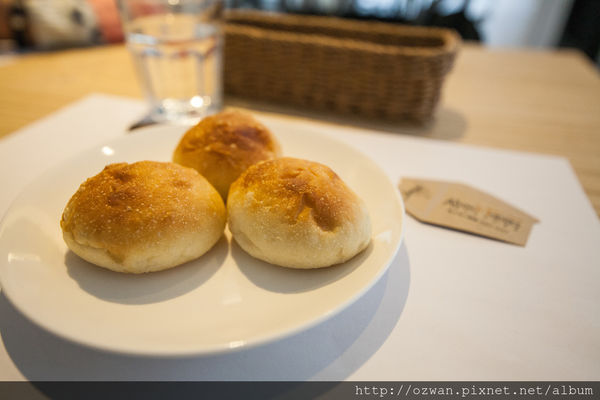 [吃喝]義大利小餐館 希拉2店～關於餐桌 About Tables。