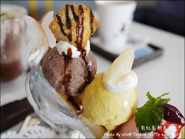 Rainbow Waffle cafe-35.jpg