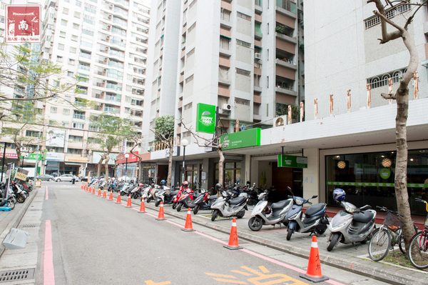 HAPPY FOOD 樂食新鉄板料理：【台南南區】首推櫻桃鴨腿和牛排｜鐵板甜食滿滿莓果味｜舒肥烹調｜法式鐵板燒好好食~HAPPY FOOD 樂食新鉄板料理