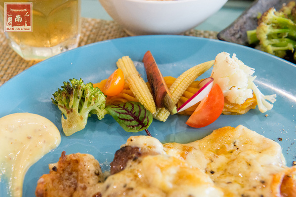 HAPPY FOOD 樂食新鉄板料理：【台南南區】首推櫻桃鴨腿和牛排｜鐵板甜食滿滿莓果味｜舒肥烹調｜法式鐵板燒好好食~HAPPY FOOD 樂食新鉄板料理