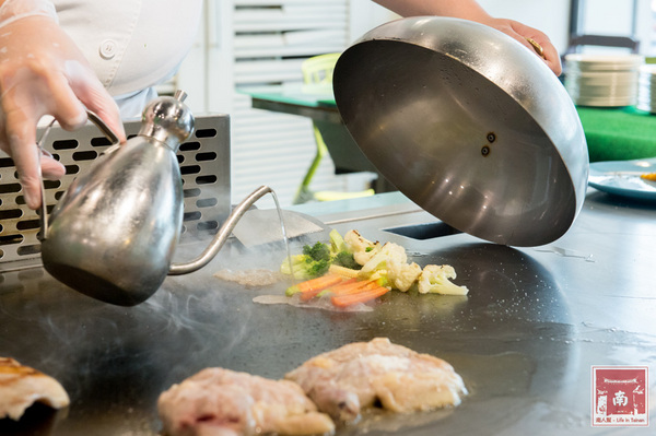 HAPPY FOOD 樂食新鉄板料理：【台南南區】首推櫻桃鴨腿和牛排｜鐵板甜食滿滿莓果味｜舒肥烹調｜法式鐵板燒好好食~HAPPY FOOD 樂食新鉄板料理