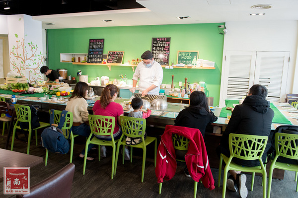 HAPPY FOOD 樂食新鉄板料理：【台南南區】首推櫻桃鴨腿和牛排｜鐵板甜食滿滿莓果味｜舒肥烹調｜法式鐵板燒好好食~HAPPY FOOD 樂食新鉄板料理