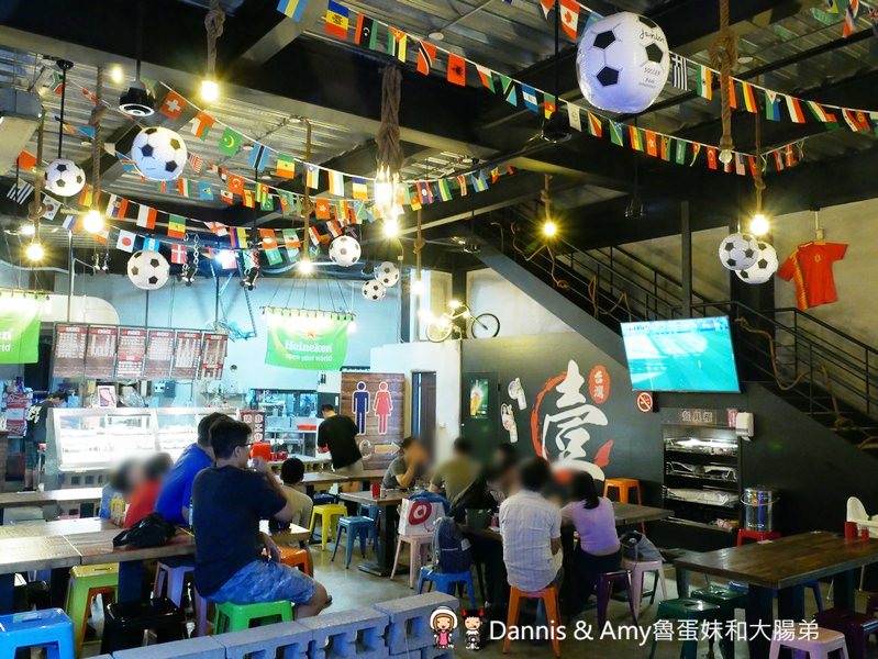 《新竹宵夜》台灣壹碳烤-新竹忠孝總店。碳烤串燒美食。朋友聚餐瘋世足賽的好選擇︱（影片）