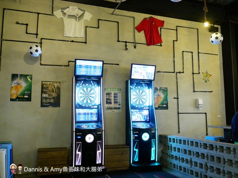 《新竹宵夜》台灣壹碳烤-新竹忠孝總店。碳烤串燒美食。朋友聚餐瘋世足賽的好選擇︱（影片）