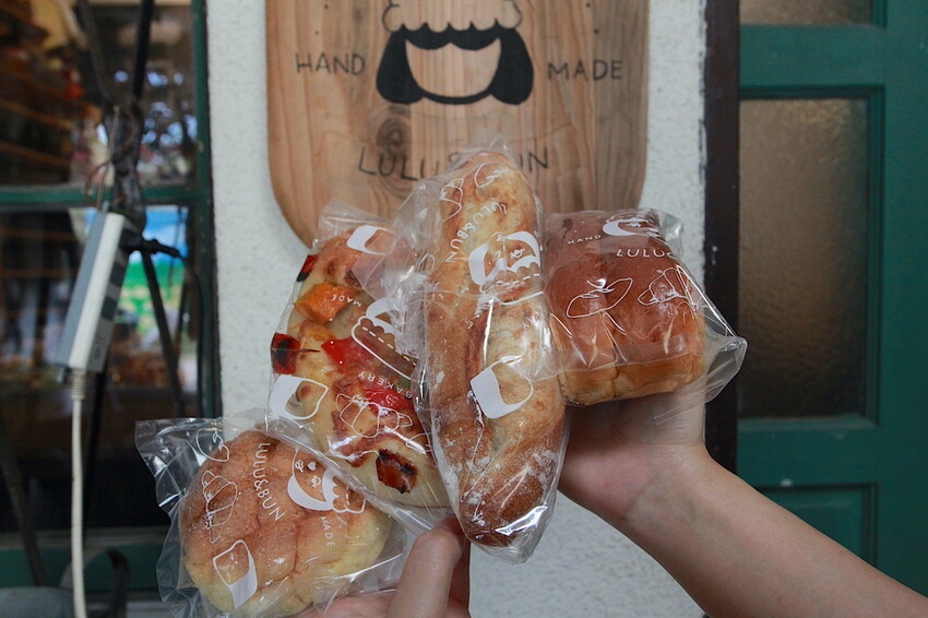 台南市中西區吃。台南｜中西區。「LULU&BUN麵包店」隱身在巷弄知名老宅麵包店，小清新的營業空間經常提早售完「LULU&BUN