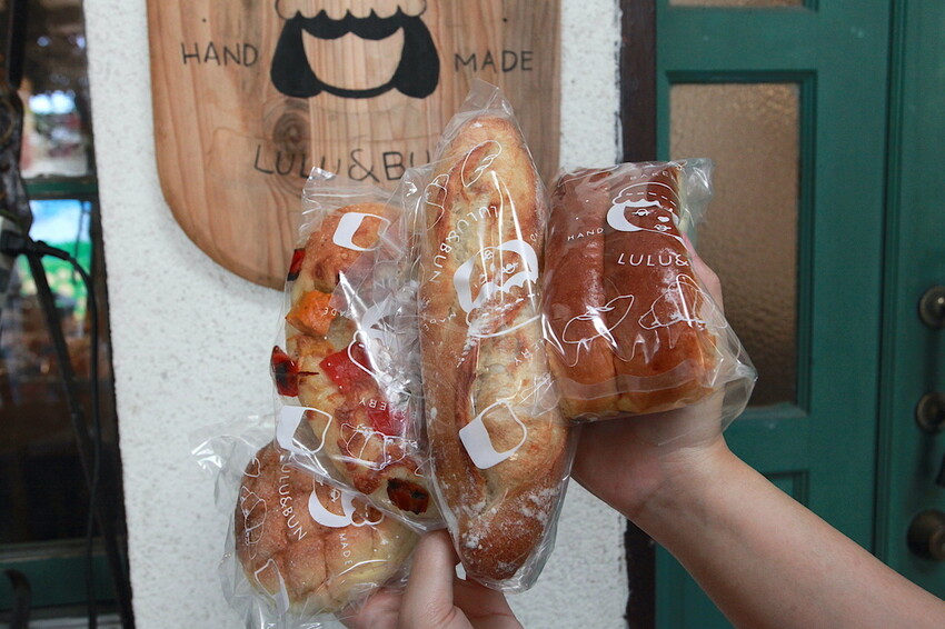 台南市中西區吃。台南｜中西區。「LULU&BUN麵包店」隱身在巷弄知名老宅麵包店，小清新的營業空間經常提早售完「LULU&BUN